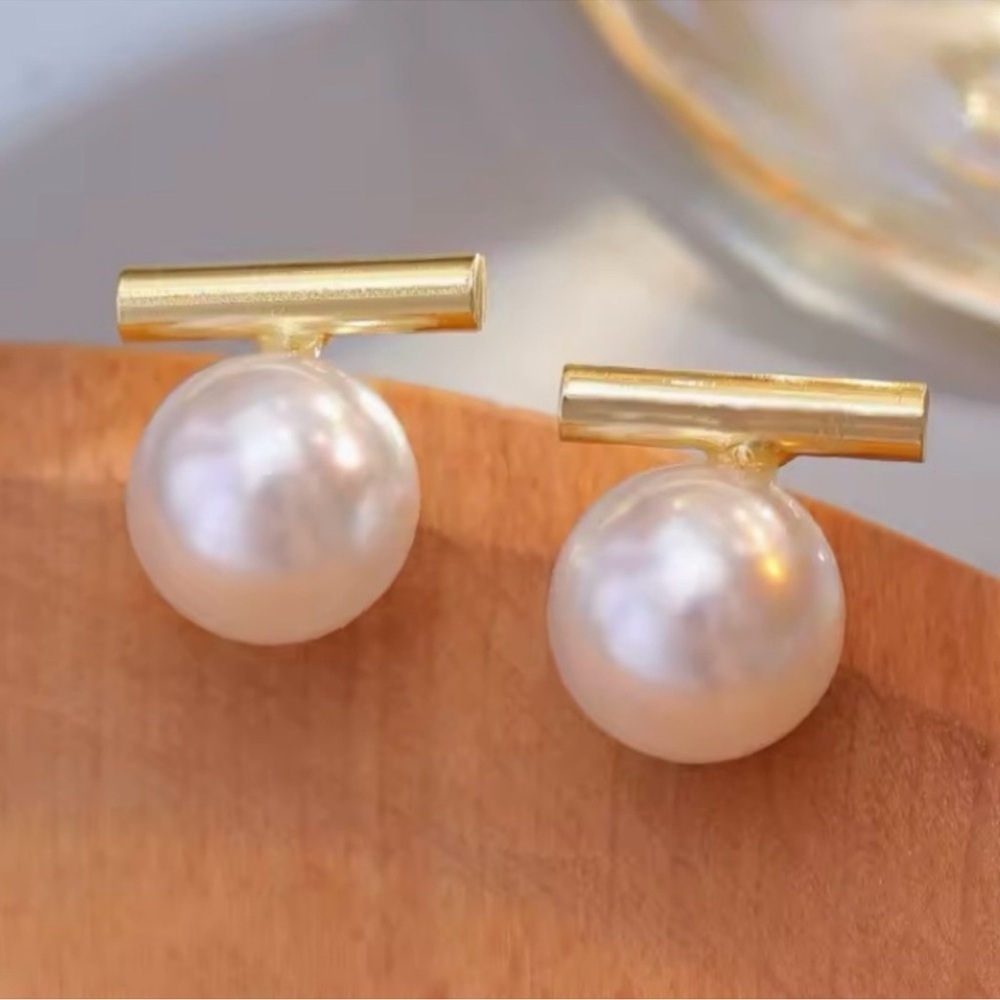 Anthropologie Petite Bianco Pearl Gold Bar Earrings - Picture 2 of 5